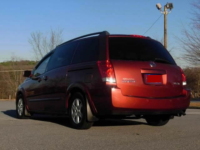 Does nissan quest have power sliding doors #7